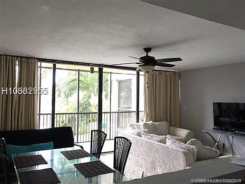 3rd image of 2821 SW 87th Ave APT 812