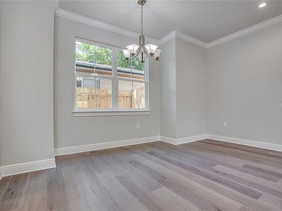 5th image of 770-A Ellwood Ave