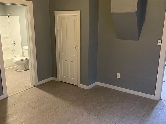 5th image of 4809 Converse Ave