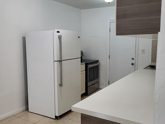 4th image of 1406 NW 60th St #1404