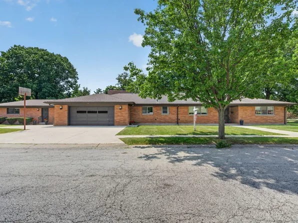 601 Marion Ave, St Charles, IL 60174