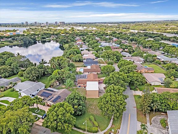 5th image of 4228 Latona Avenue