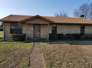 1107 Yeager St, Honey Grove, TX 75446