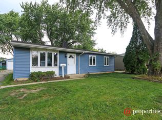 37212 N Grandwood Dr, Gurnee, IL 60031