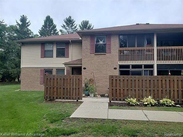 1st image of 19105 Surrey Ln