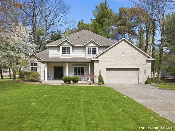 14887 Riverside Trl, Grand Haven, MI 49417