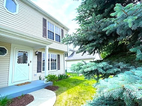 1807 Cambridge Dr, Carpentersville, IL 60110