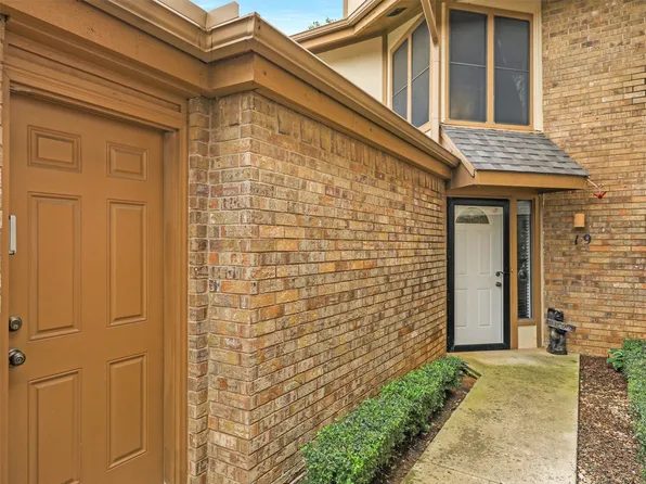 19 Park Ln, Bedford, TX 76021