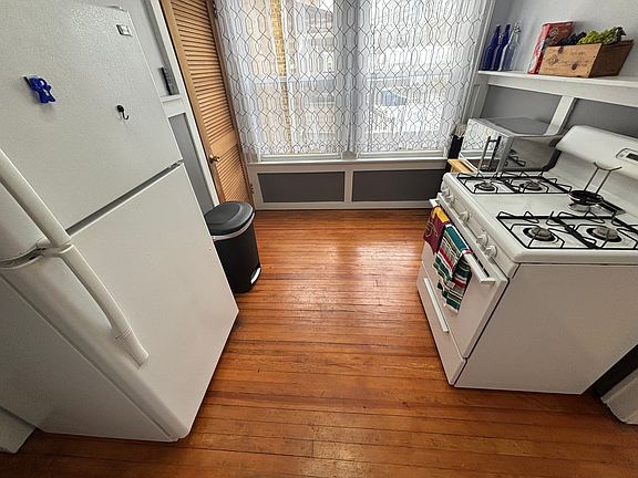 3rd image of 1673 Lincoln Ave #1