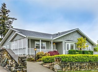 1406 8th St, Anacortes, WA 98221
