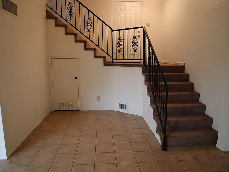 4241 Plaza Oro Loma #B — Photo 9