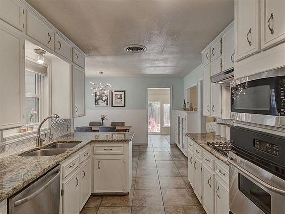 5th image of 5912 Aurora Dr