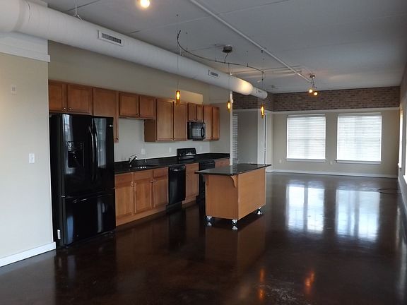 Kitchen/Living Area