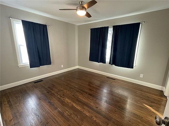 4th image of 4519 Crisp Ave