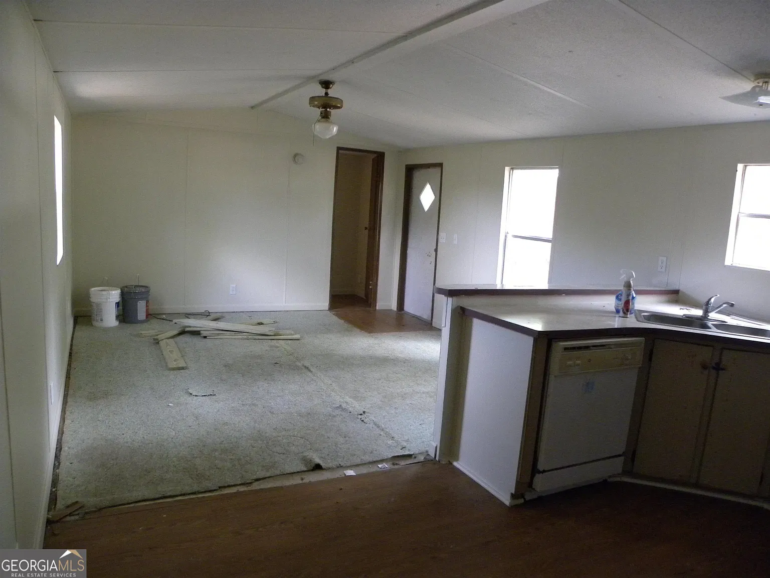 2 bed, 1.0 bath, 728 sqft, $1,066 — Photo 4