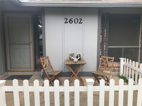 3rd image of 2602 Hidden Oaks Dr