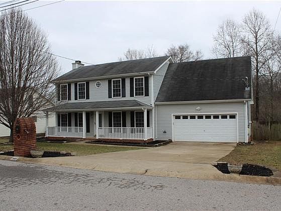 1st image of 992 Garfield Way
