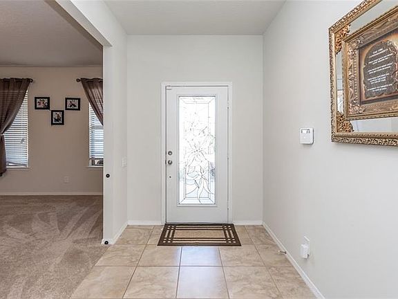 4th image of 653 Petal Mist Ln