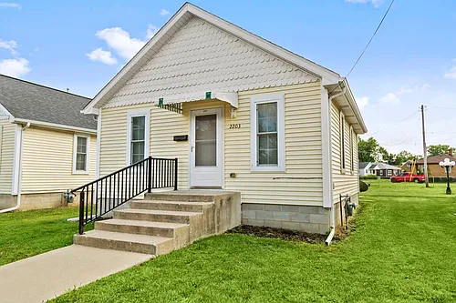 2203 Ottawa Ave Photo 1
