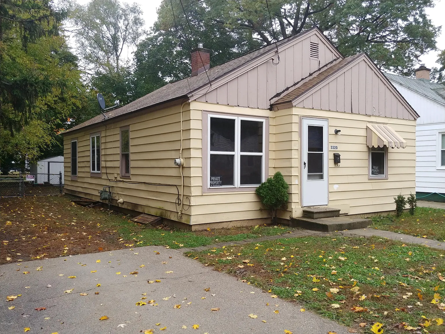 3320 8th St photo 1