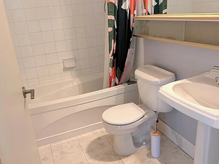 85 Bloor St E #1808 — Photo 16