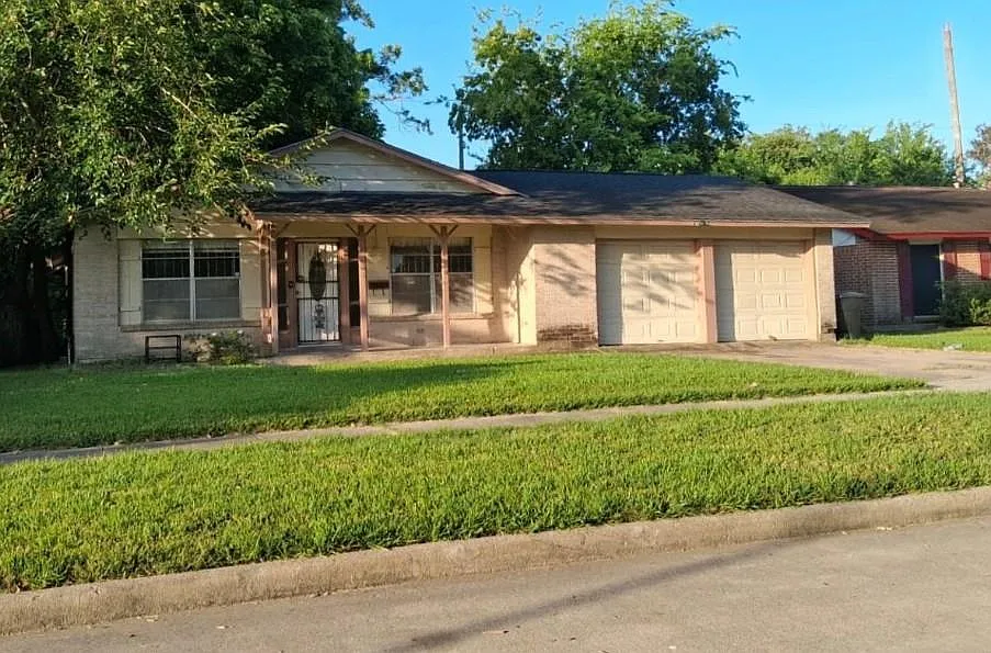 3931 Rosebud Dr