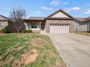 250 Azalea Dr, Oak Grove, KY 42262