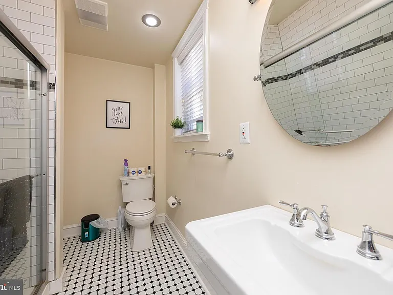 524 S Juniper St #A — Photo 8