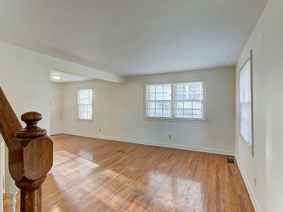 2nd image of 7226 Wyandotte St