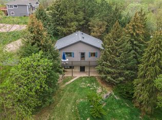 142 Crest Ln, Yankton, SD 57078