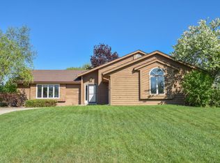 W168N9742 Chippewa Dr, Germantown, WI 53022