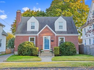 335 Suburban Ave, Fairfield, CT 06825
