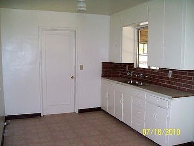 2nd image of 3912 E Clinton Ave