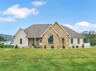 27 Coyote Cres, Feeding Hills, MA 01030