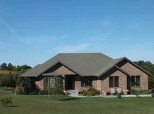 2681 Kingfisher Rd, Hiawatha, KS 66434