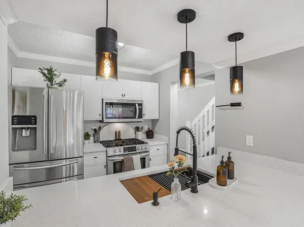 5555 Valencia Park Blvd #6B, Hilliard, OH 43026