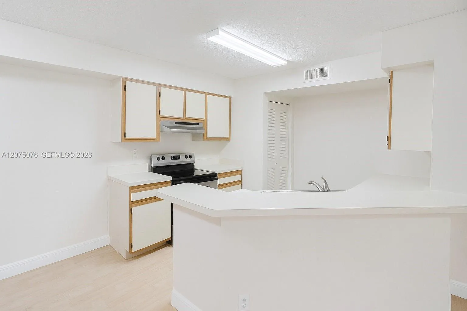 Summerbreeze Condo — Photo 2