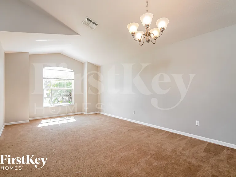 2101 Laparelle Dr — Photo 6