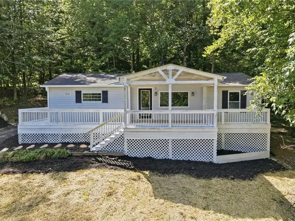 1402 Good Hope Dr, Walnut Cove, NC 27052