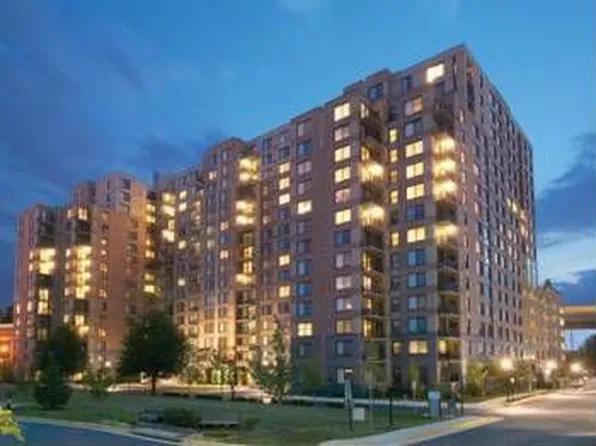 2451 Midtown Ave APT 725, Alexandria, VA 22302