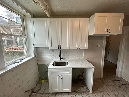 264 Davis Ave Photo 1