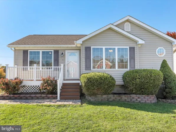 36 Mercury Ct, Martinsburg, WV 25404