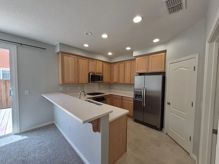 11 Long Warf Pl — Photo 8