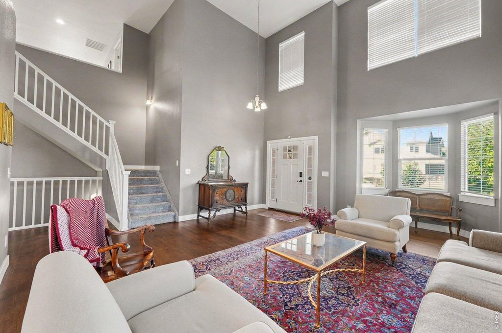5942 Graphite St