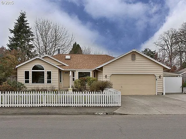 18377 SW Jann Dr photo 1