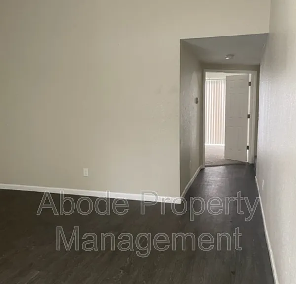 480 W 10th St — Photo 10