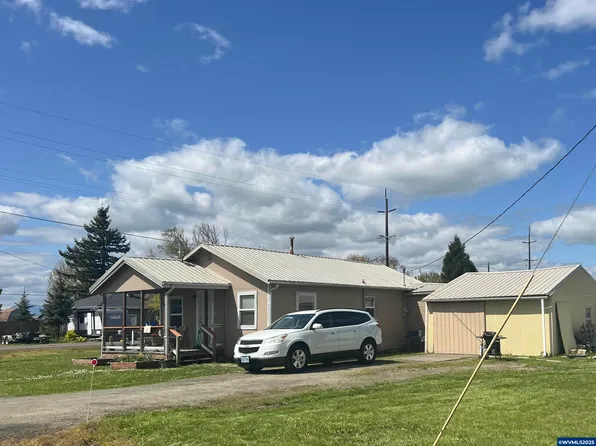 490 W F St, Halsey, OR 97348