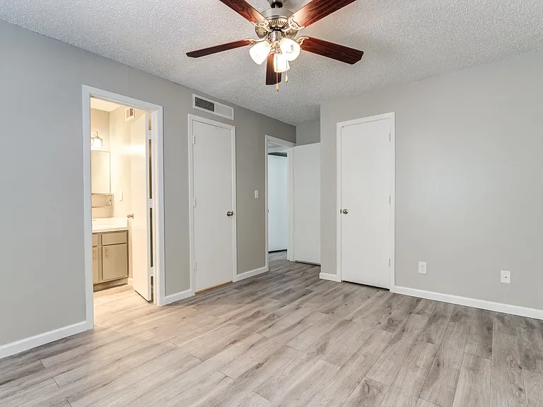 Paso Norte Apartments — Photo 17