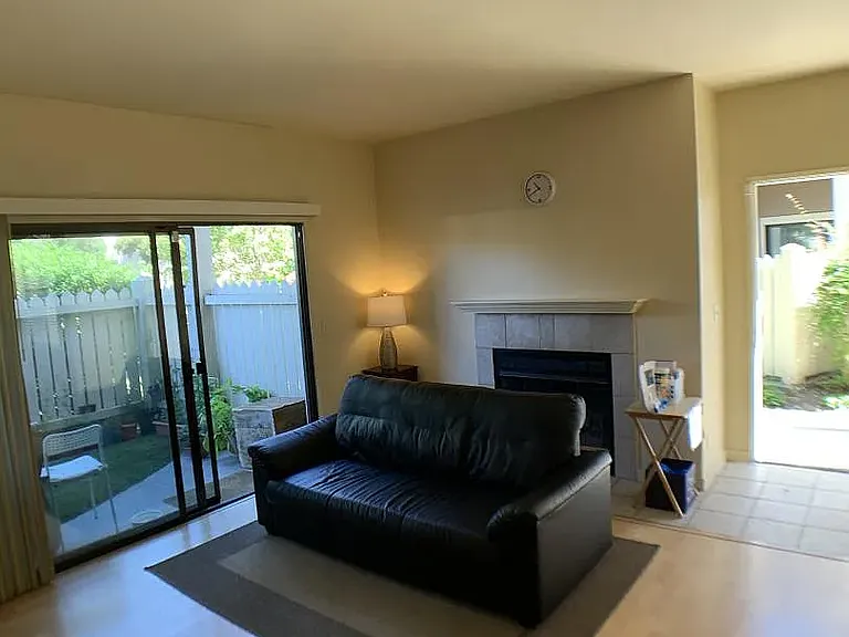 45 Lakeshore Ct — Photo 4