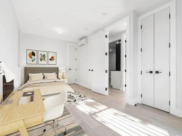 727 De Kalb Avenue image 1 of 10